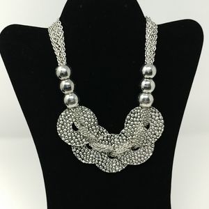 NWT Hammered Round Disc Bib Necklace